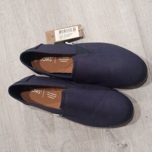 Toms
